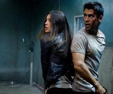 Jessica Biel i Colin Farrell w scenie z filmu "Pamięć absolutna"
