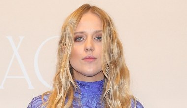 Jessica Mercedes w obcisłej bluzce. Nie założyła stanika!