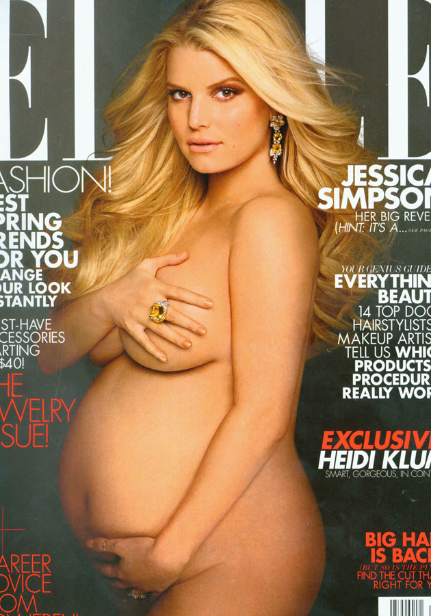 Jessica Simpson pokazała ciążowy brzuszek na okładce "Elle". /Splashnews