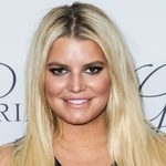 Jessica Simpson w obcisłym kombinezonie