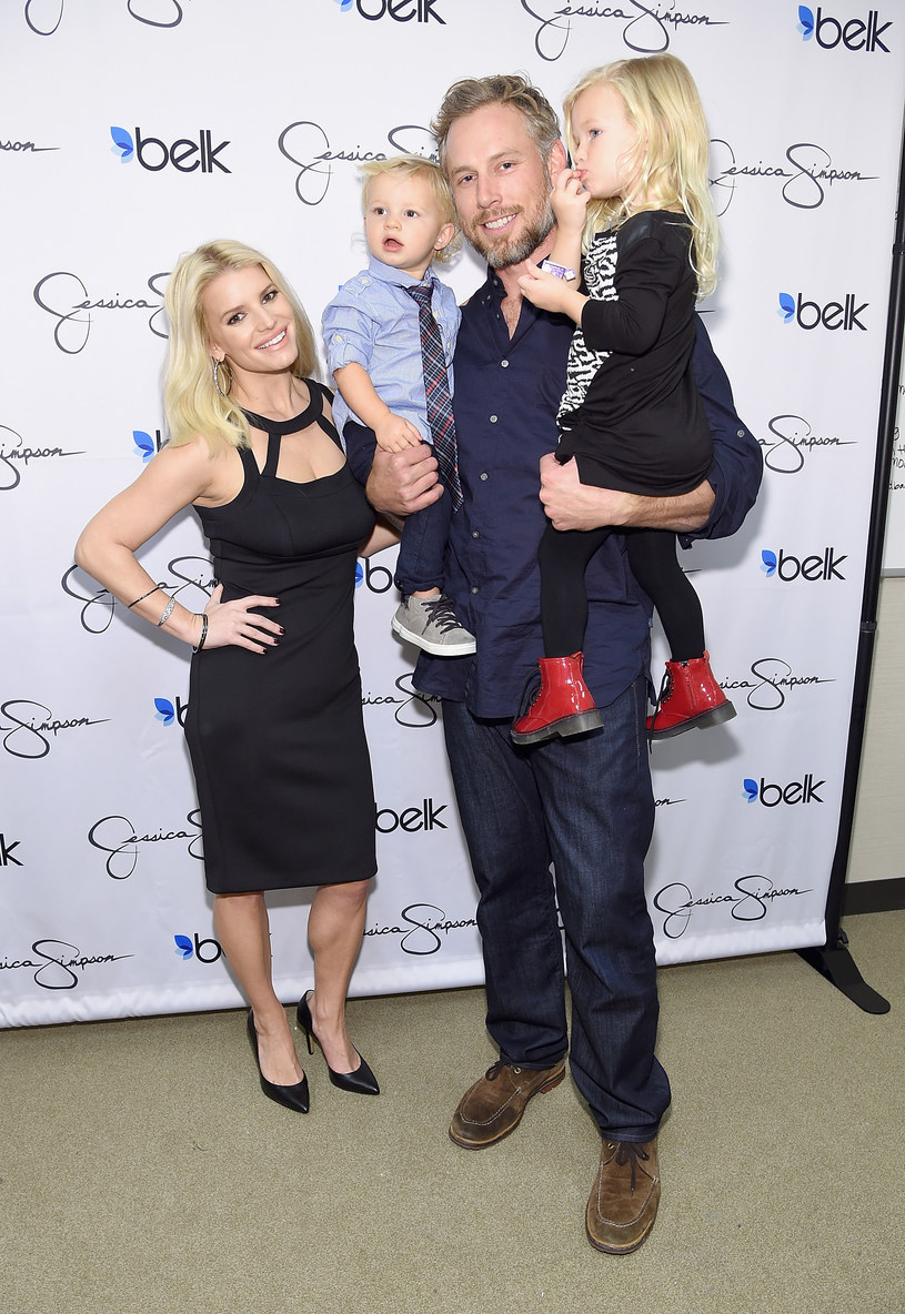 Jessica Simpson z obecnym mężem i dziećmi /Jamie McCarthy /Getty Images