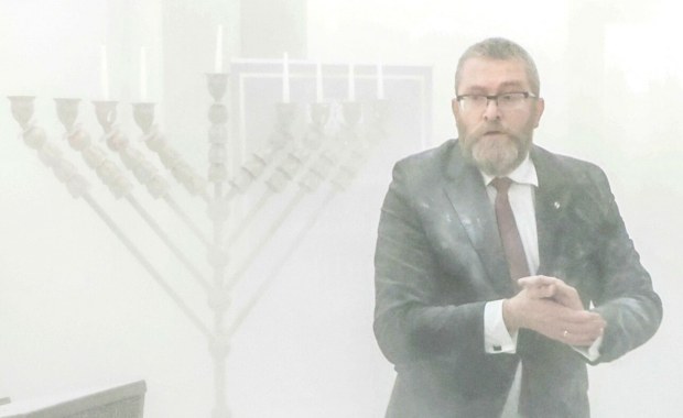 Jest decyzja PE w sprawie immunitetu Grzegorza Brauna