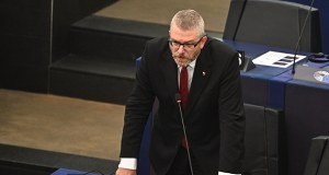 Jest decyzja PE ws. immunitetu Grzegorza Brauna