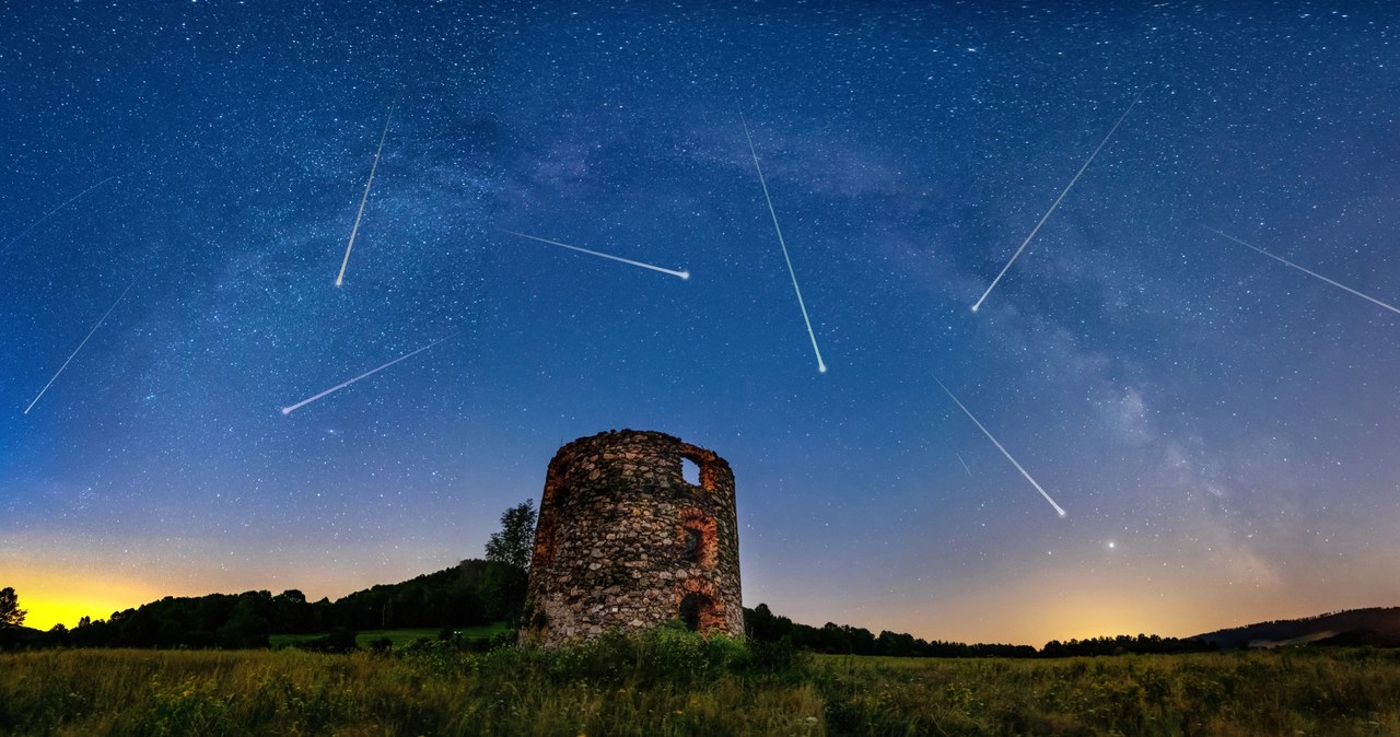 Jest jeden warunek, żeby obserwować meteory. To bezchmurne niebo. /123RF/PICSEL