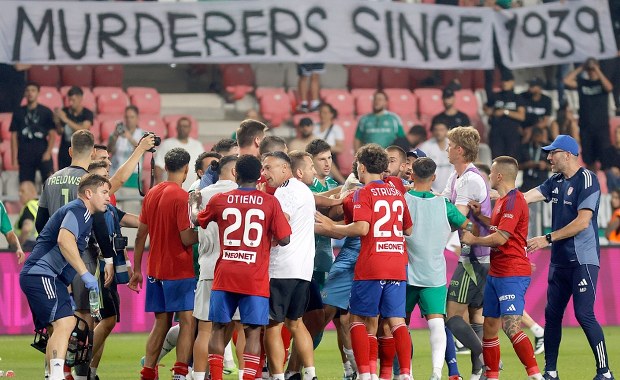 ​Jest kara dla Maccabi za skandaliczny transparent. Budzi zdziwienie