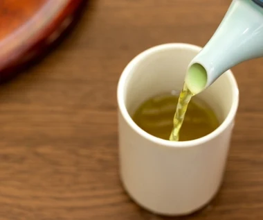 Jest lepsza od kawy, regularne picie przyspiesza metabolizm. Dobrze działa na pracę serca i nerek