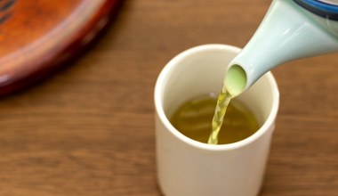 Jest lepsza od kawy, regularne picie przyspiesza metabolizm. Dobrze działa na pracę serca i nerek