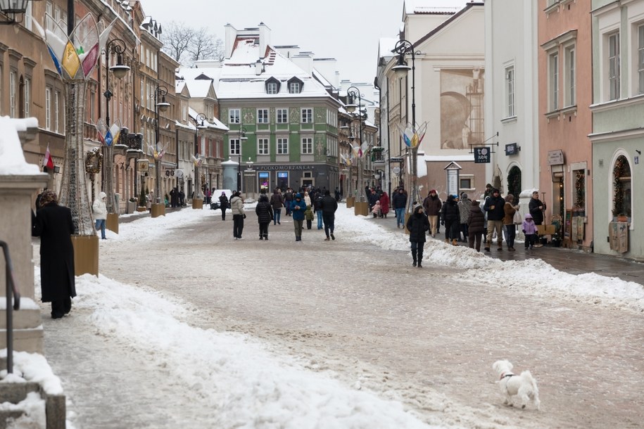 Kogo Polacy nie lubią, a kogo darzą największą sympatią? Najnowszy raport ujawnia