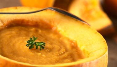 Jest niskokaloryczna, wspomaga serce i dobrze działa na wzrok. Jedz, póki trwa sezon 