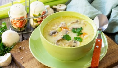 Jest pełna smaku i bardzo sycąca. Zupa papieska z pulpecikami to prawdziwe kulinarne odkrycie 