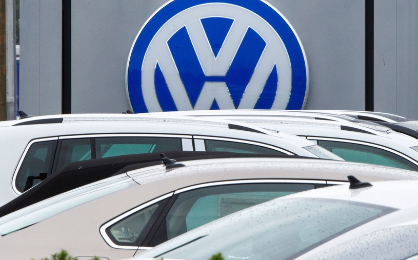 Jest pierwszy pozew przeciw Volkswagenowi /AFP
