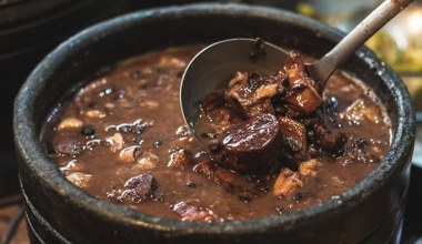 Jest równie dobry, jak nasze leczo lub bigos. Brazylijski przysmak robię na siarczyste mrozy 