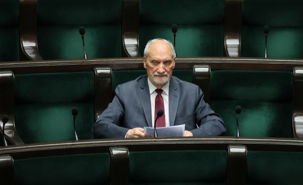 Jest śledztwo ws. Macierewicza. "Zdrada dyplomatyczna", "działanie na szkodę RP"