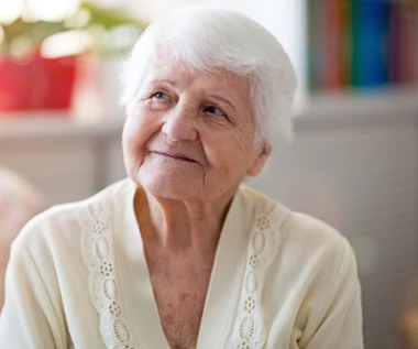 Jest sprzymierzeńcem seniorów. Magnez poprawia pamięć i koncentrację, wspiera pracę mięśni