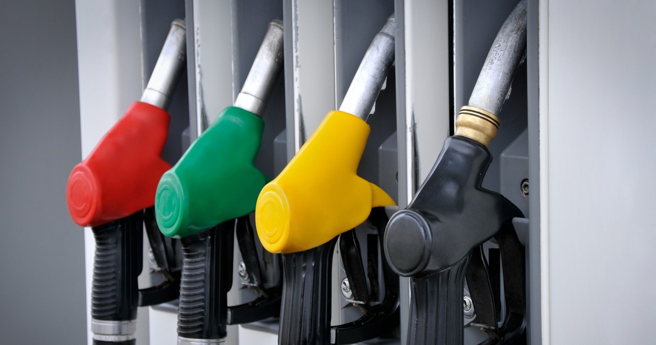 Jest szansa, że spadną ceny paliw na polskich stacjach benzynowych /123RF/PICSEL