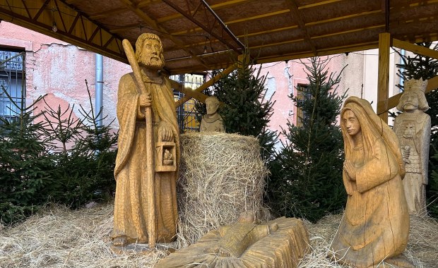 Jest tam Bolesław Chrobry i pasterz o twarzy patrona miasta. Oryginalna szopka w Olsztynie