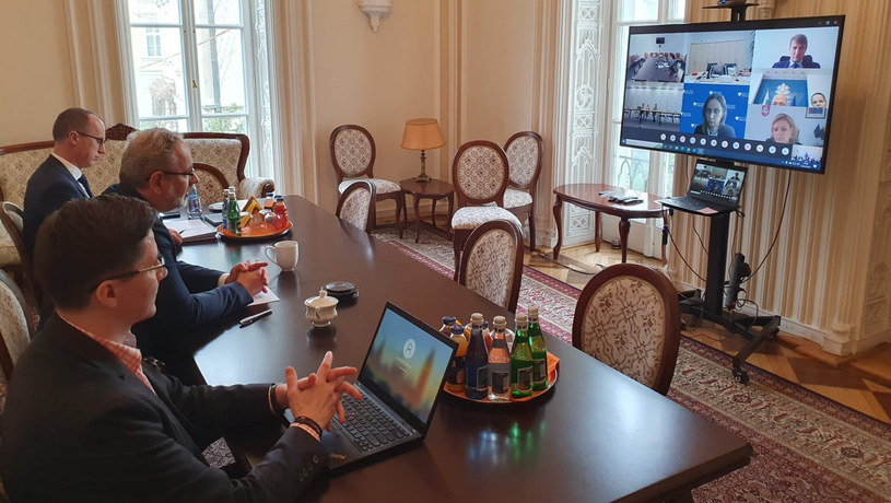 Jest wspólne stanowisko w sprawie kontraktów szczepionkowych /Twiiter/@a_niedzielski /