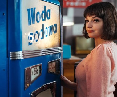 - Jestem bardzo dumna z tego filmu. To była bardzo intensywna podróż, z wieloma zakrętami i wątpliwościami. Ale kiedy po miesiącach przygotowań weszłam na plan, poczułam się spokojna i mogłam już tylko mieć z tej pracy frajdę. Wcześniej musiałam też nagrać piosenki Kaliny, bo to film muzyczny, przed wejściem na plan piosenki musiały być już gotowe. W sumie to ponad trzy lata mojego życia. Już choćby z tego powodu jest to dla mnie niezwykła aktorska przygoda - przyznała Maria Dębska  w rozmowie z agencją "AKPA”. 