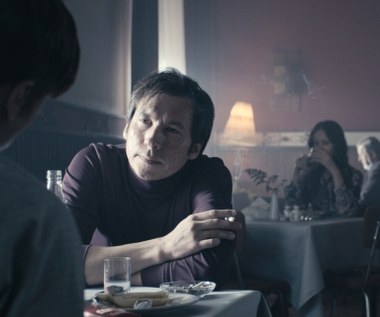 „Jestem mordercą” to thriller psychologiczny inspirowany prawdziwymi wydarzeniami z początku lat 70. Głównym bohaterem filmu jest młody milicjant, który po niepowodzeniu dotychczasowego śledztwa, zostaje szefem grupy dochodzeniowej mającej złapać seryjnego zabójcę kobiet. 