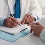 Jesteś na zwolnieniu lekarskim przez ponad 182 dni i nie wracasz do pracy? Sprawdź, jakie prawa ci przysługują