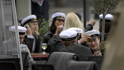 "Jesteście dorośli, pomyślcie o innych". Szwedzcy studenci imprezują mimo pandemii 