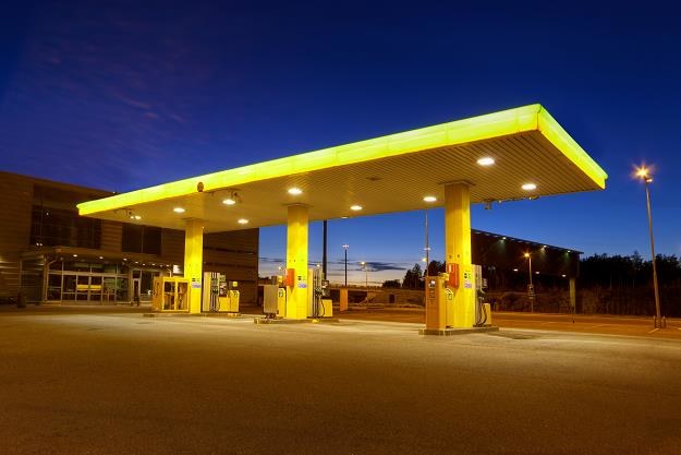 Jesteśmy skazani na wysokie ceny na stacjach benzynowych /&copy;123RF/PICSEL