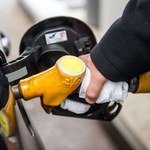 Jeszcze miesiąc spadków cen na stacjach paliw?
