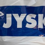 Jeszcze nie Black Friday, a JYSK już mocno przecenia meble. Rabaty sięgają 50%