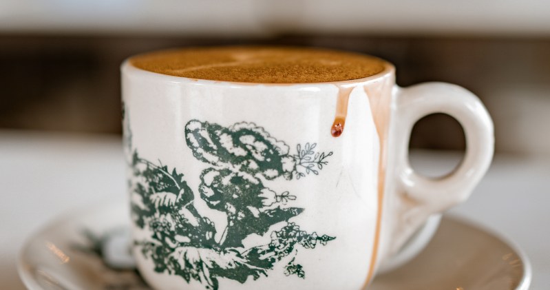 Jeszcze w styczniu wykonaj rytuał na szczęście z filiżanką. Przyciągniesz pozytywną energię do swojego życia /Pixel