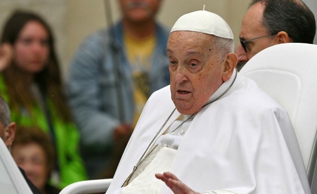 Jeszcze wczoraj papież Franciszek błogosławił światu. Rano Ojciec Święty zmarł