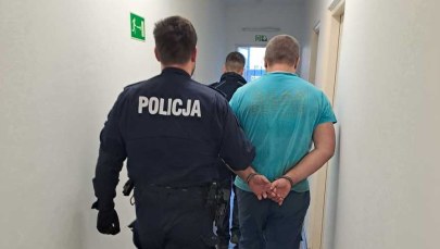 Jeździł czarnym samochodem. Zaczepiał dzieci przed szkołami