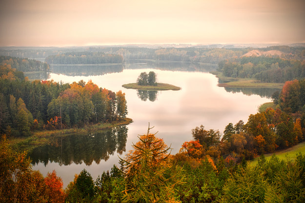 Jezioro Jędzelewo /Shutterstock