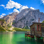 Jezioro Lago di Braies to "włoskie Morskie Oko". Kusi szmaragdową wodą!