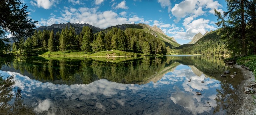 Jezioro Lai da Palpuogna /Switzerland Tourism: swiss-image.ch /Jan Geerk /.