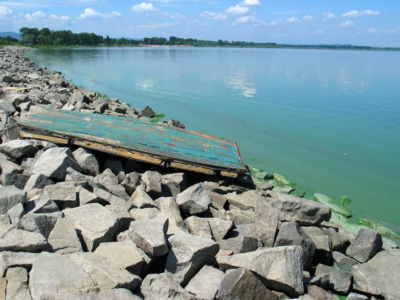Jezioro Otmuchowskie - na Nysie Kłodzkiej w dorzeczu Odry (wybudowali go Niemcy w latach 30. ubiegłego wieku) /Adrian Slazok/REPORTER /Reporter