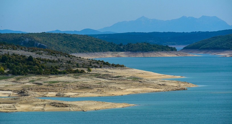 Jezioro Peruća znajduje się niecałe 300 kilometrów na południowy wschód od Zagrzebia, niedaleko Splitu /Dubravec / HM CROPIX/SIPA /East News