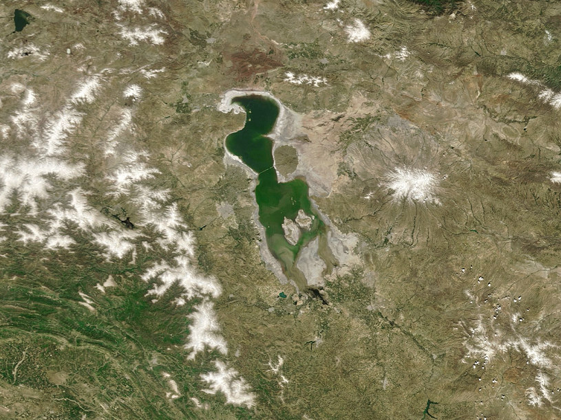 Jezioro Urmia wiosną /NASA