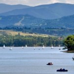 Jezioro Żywieckie w Beskidach. Jedno z najpiękniejszych miejsc regionu