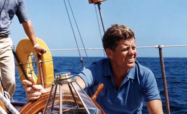 JFK - pedant, wyrozumiały ojciec i mól książkowy