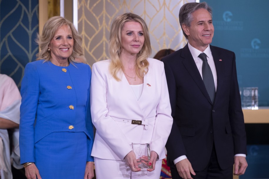 Jill Biden (L), Antony Blinken (R) i Bianka Zalewska (C) /MICHAEL REYNOLDS    /PAP/EPA