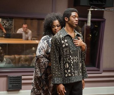 Jill Scott i Chadwick Boseman w filmie "Get on Up"