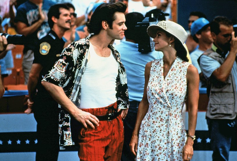 Jim Carrey i Courteney Cox w filmie "Ace Ventura: Psi detektyw" /AKPA