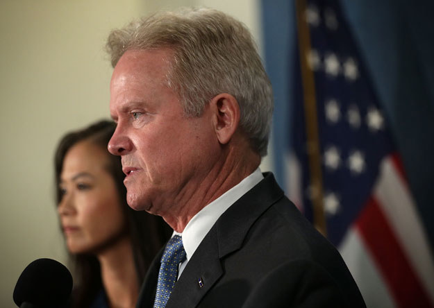 Jim Webb: "Nie odchodzę. Myślę o różnych opcjach" /AFP