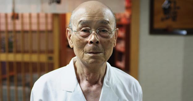 Jiro Ono - bohater dokumentu "Jiro śni o sushi". /materiały dystrybutora