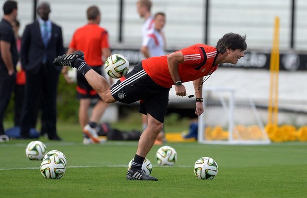 Joachim Loew na treningu /THOMAS EISENHUTH    /PAP/EPA