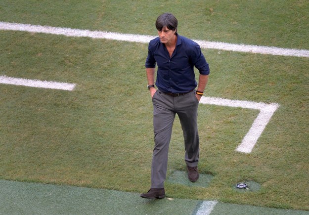 Joachim Loew trafił do szpitala. Trener piłkarskiej reprezentacji Niemiec miał wypadek na siłowni /THOMAS EISENHUTH    /PAP/EPA