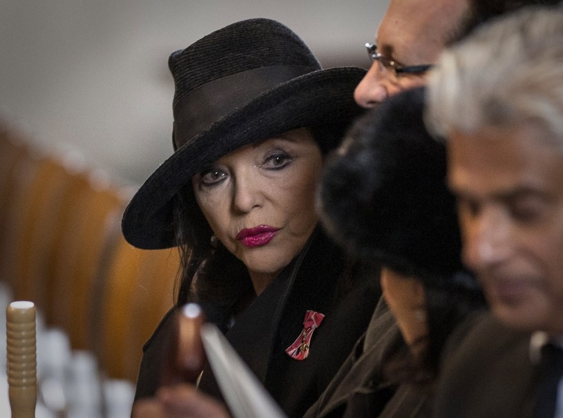 Joan Collins /PETER NICHOLLS /Getty Images