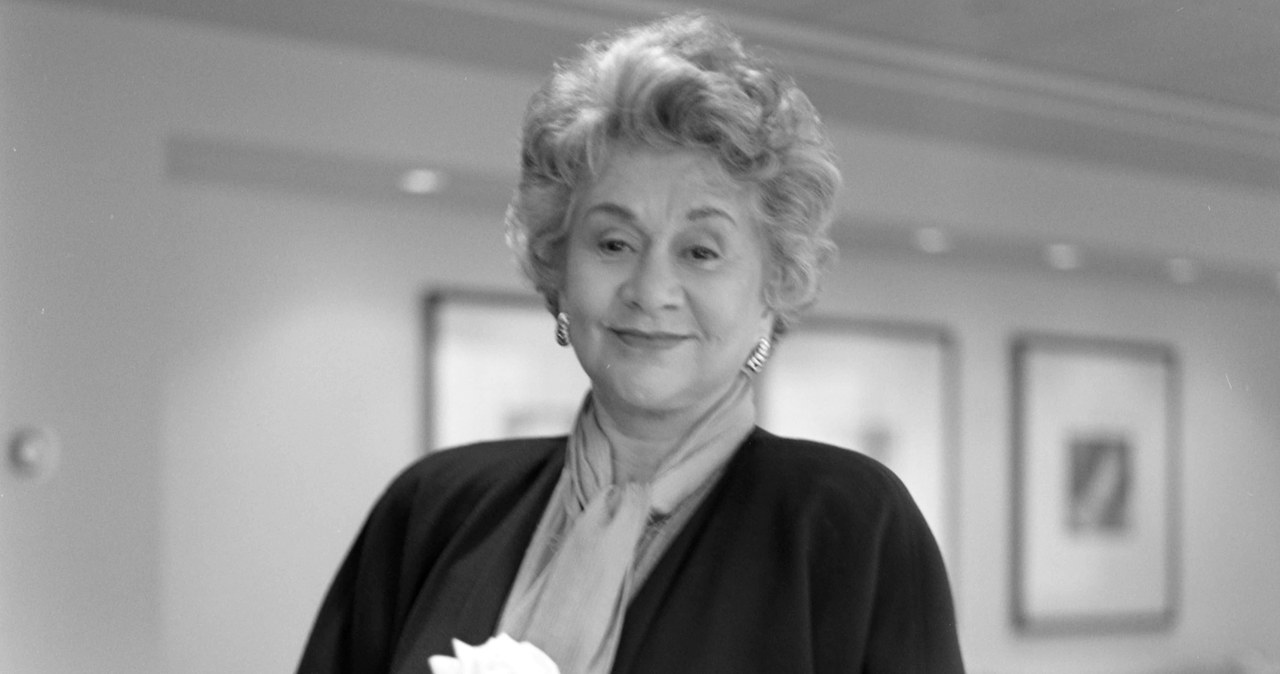 Joan Plowright /WWD / Contributor /Getty Images