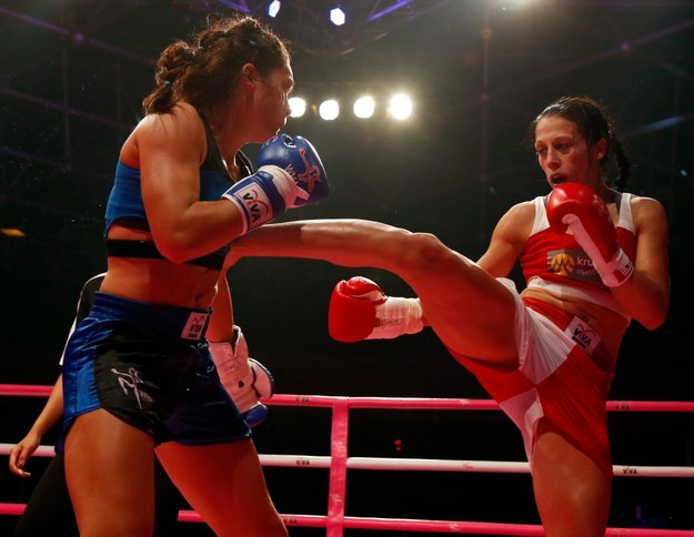 Joanna Jędrzejczyk w roli gwiazdy na gali UFC w Chicago /RUNGROJ YONGRIT /PAP/EPA