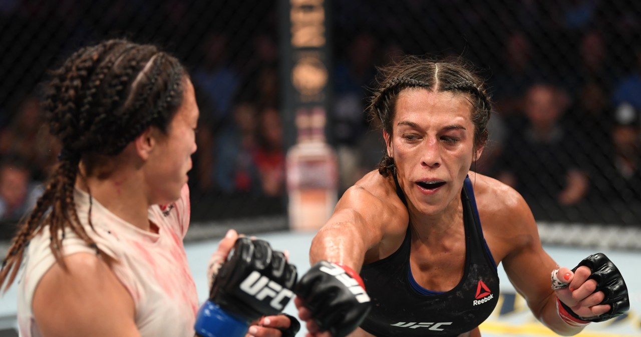 Joanna Jędrzejczyk w walce z Michelle Waterson /Josh Hedges /Getty Images